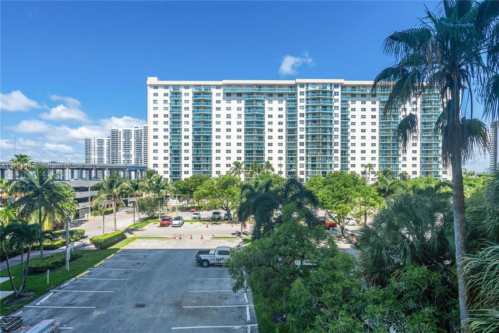 Small Image of 19380 COLLINS AVE #307, Sunny Isles Beach Number 5