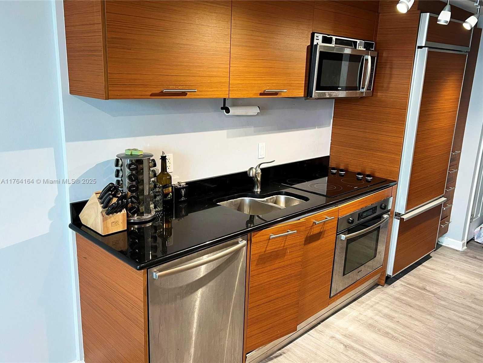 Small Image of 50 BISCAYNE BLVD #3309, Miami Number 5