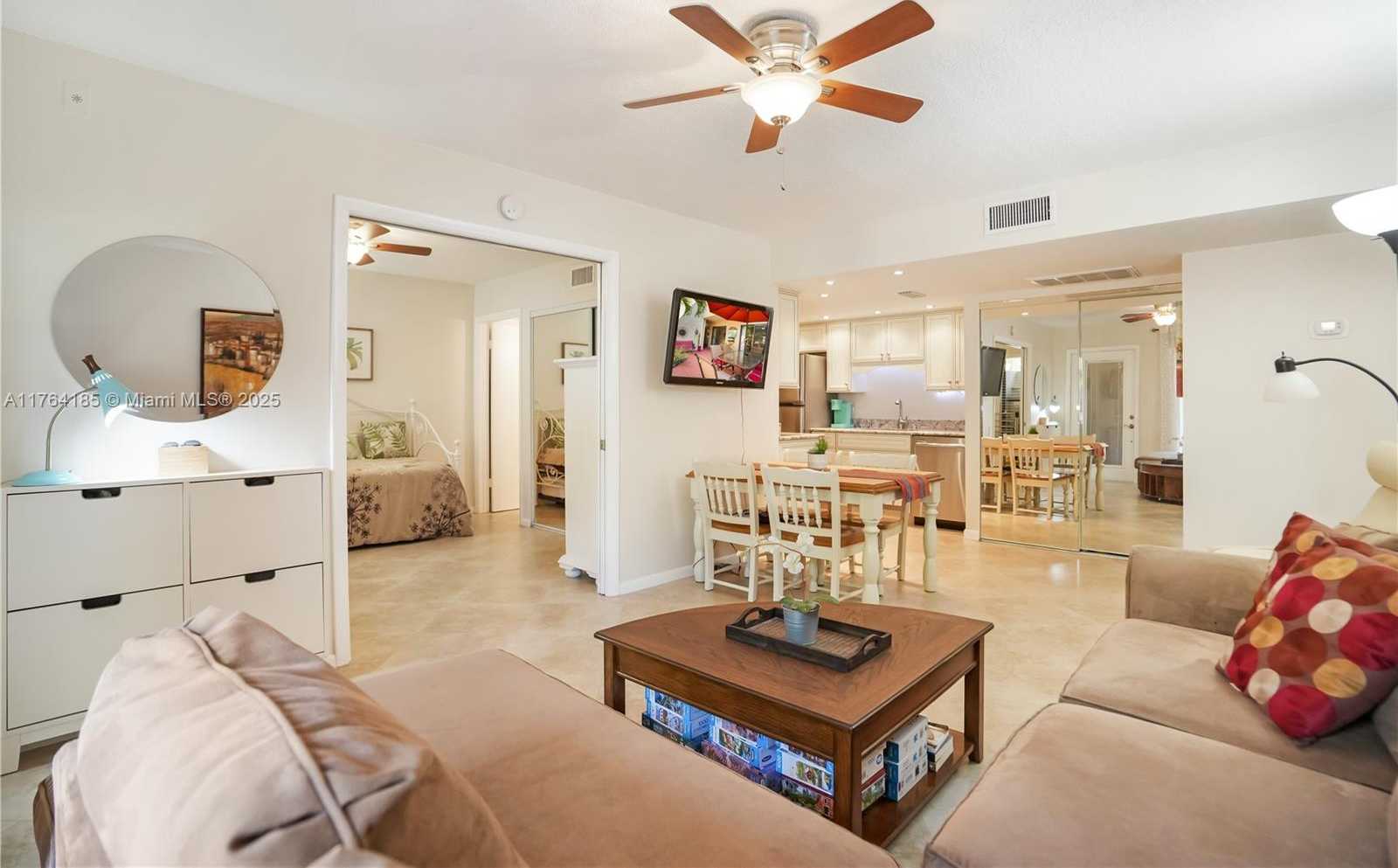 Small Image of 614 EXECUTIVE CENTER DR #102, West Palm Beach Number 10