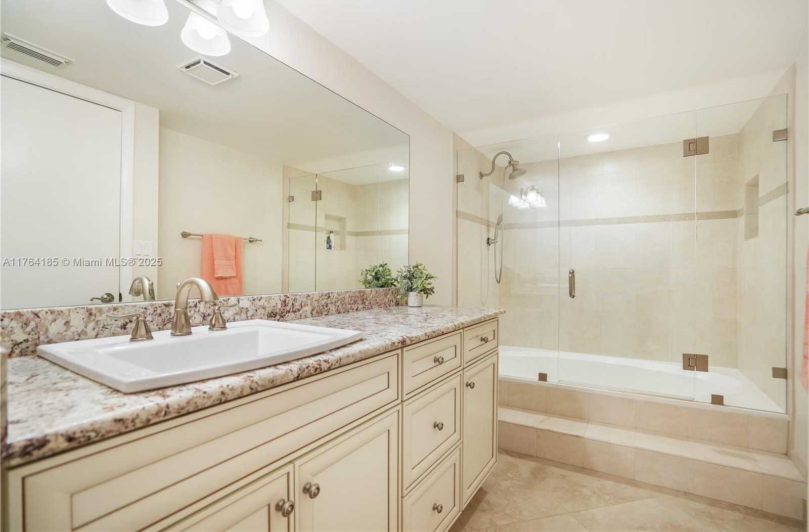 Small Image of 614 EXECUTIVE CENTER DR #102, West Palm Beach Number 16