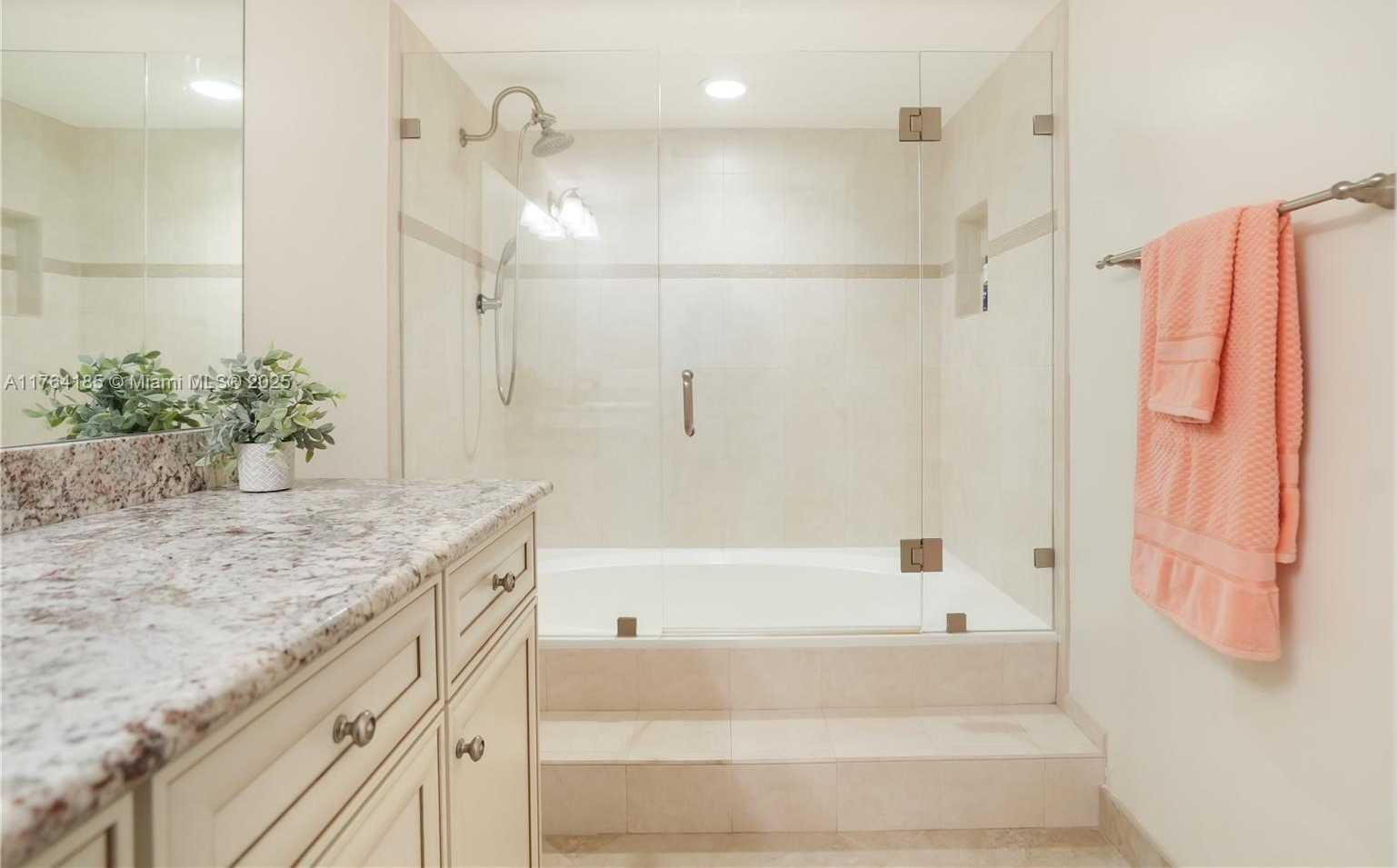 Small Image of 614 EXECUTIVE CENTER DR #102, West Palm Beach Number 18