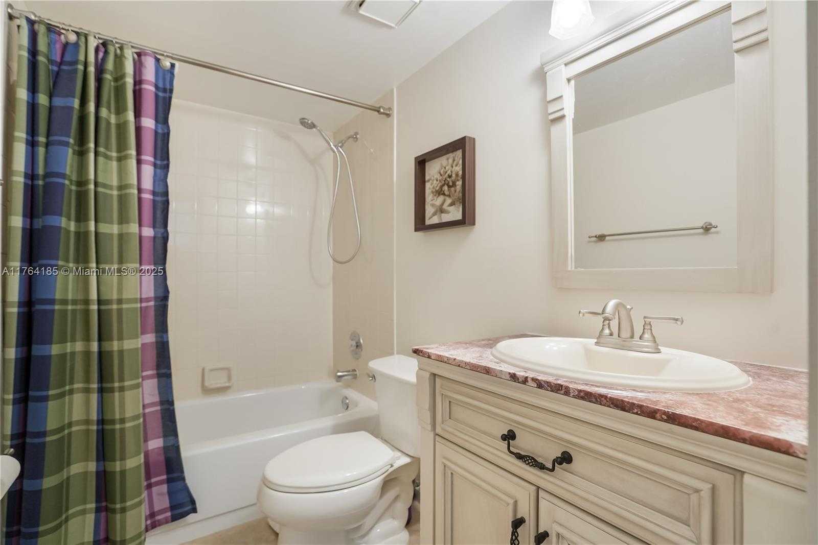 Small Image of 614 EXECUTIVE CENTER DR #102, West Palm Beach Number 23