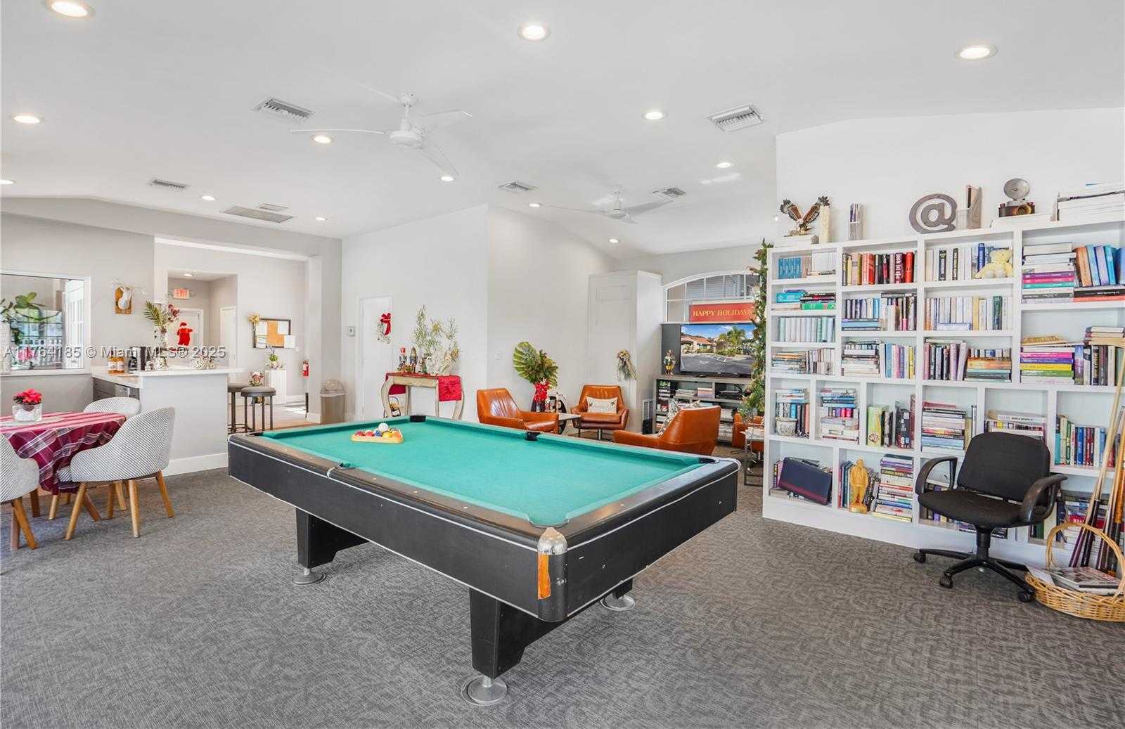 Small Image of 614 EXECUTIVE CENTER DR #102, West Palm Beach Number 30