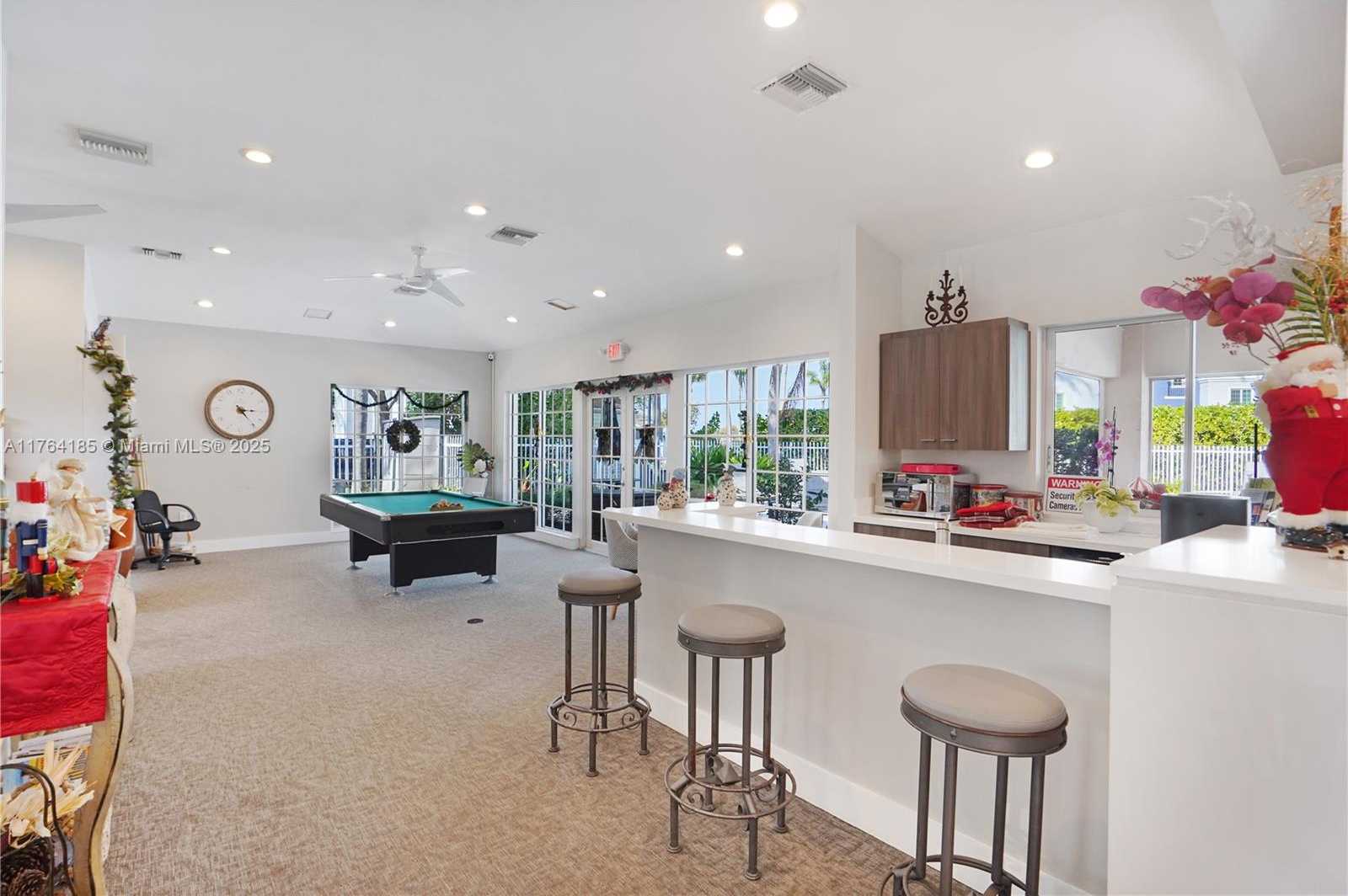 Small Image of 614 EXECUTIVE CENTER DR #102, West Palm Beach Number 33