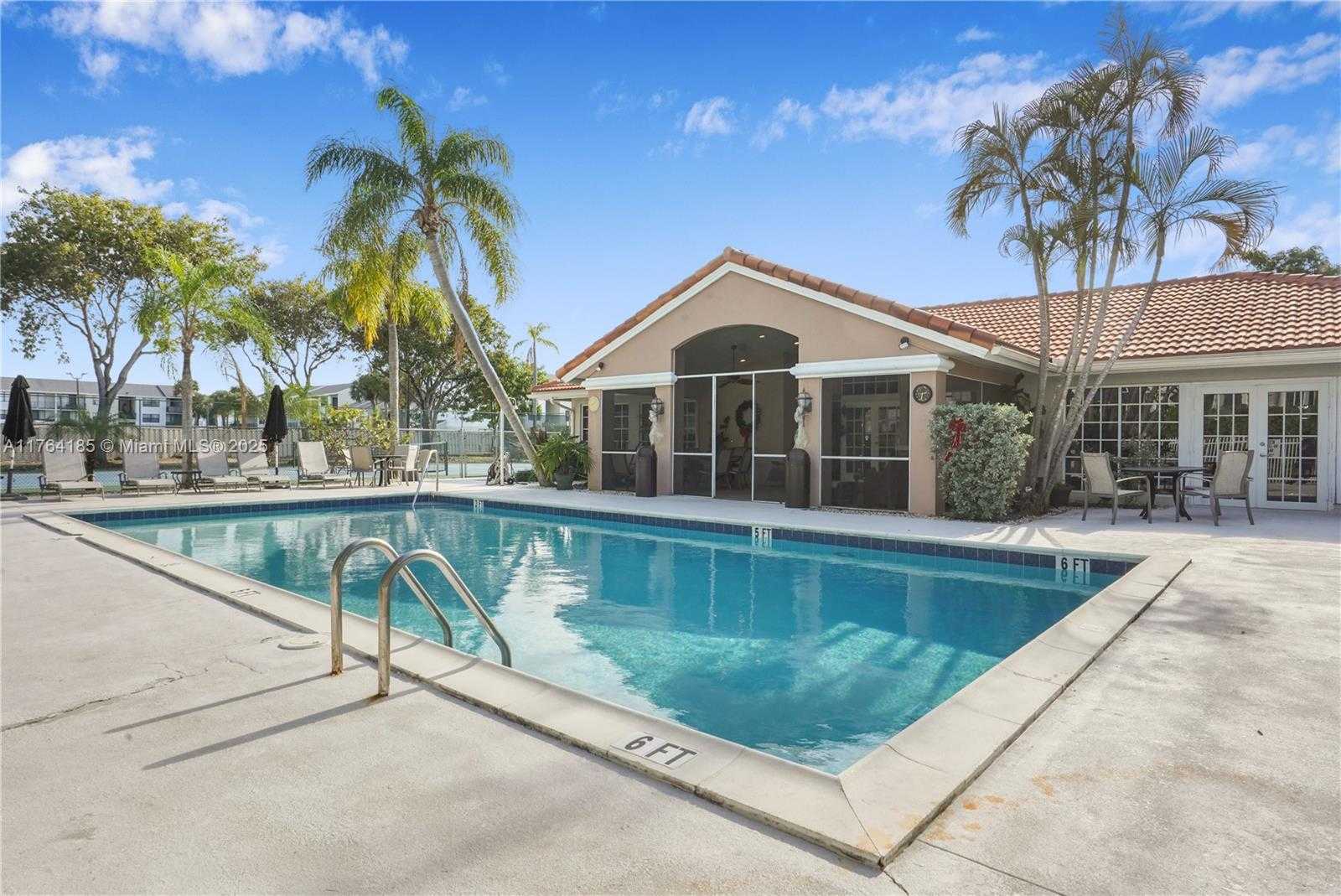 Small Image of 614 EXECUTIVE CENTER DR #102, West Palm Beach Number 35