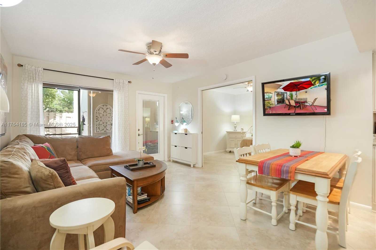 Small Image of 614 EXECUTIVE CENTER DR #102, West Palm Beach Number 9