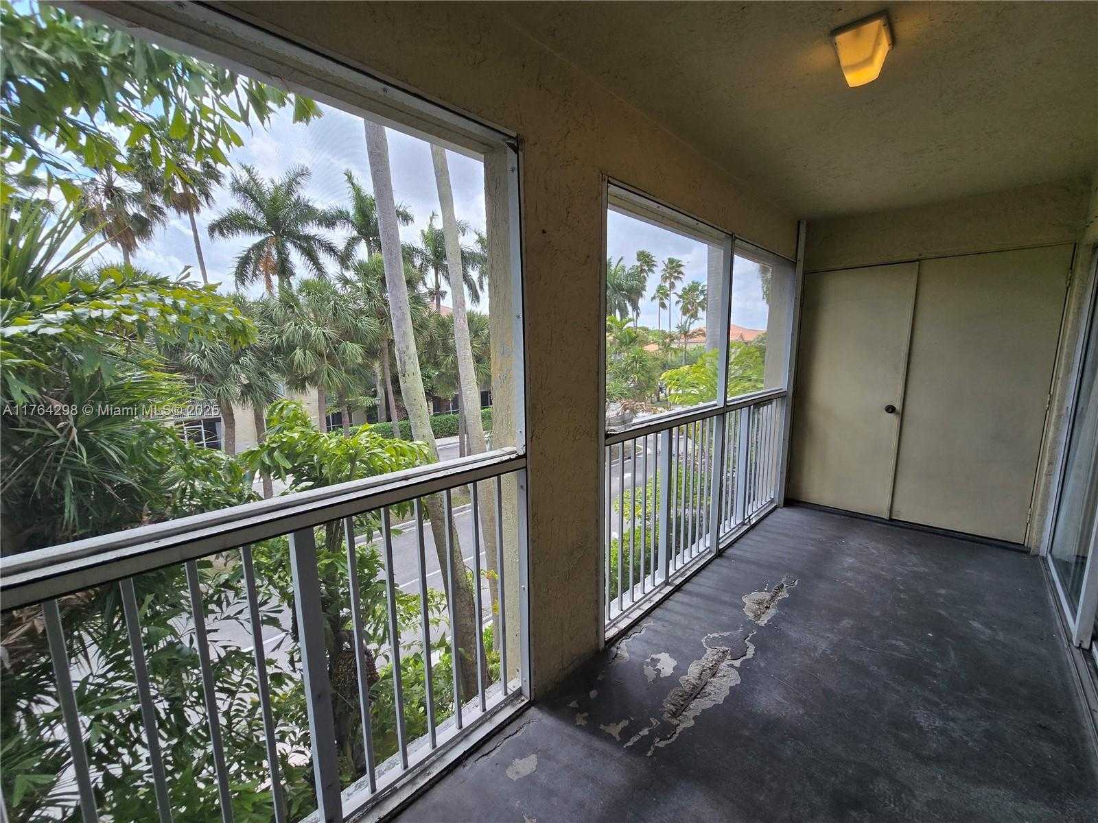 Small Image of 410 SOUTH PARK RD #1-302, Hollywood Number 10