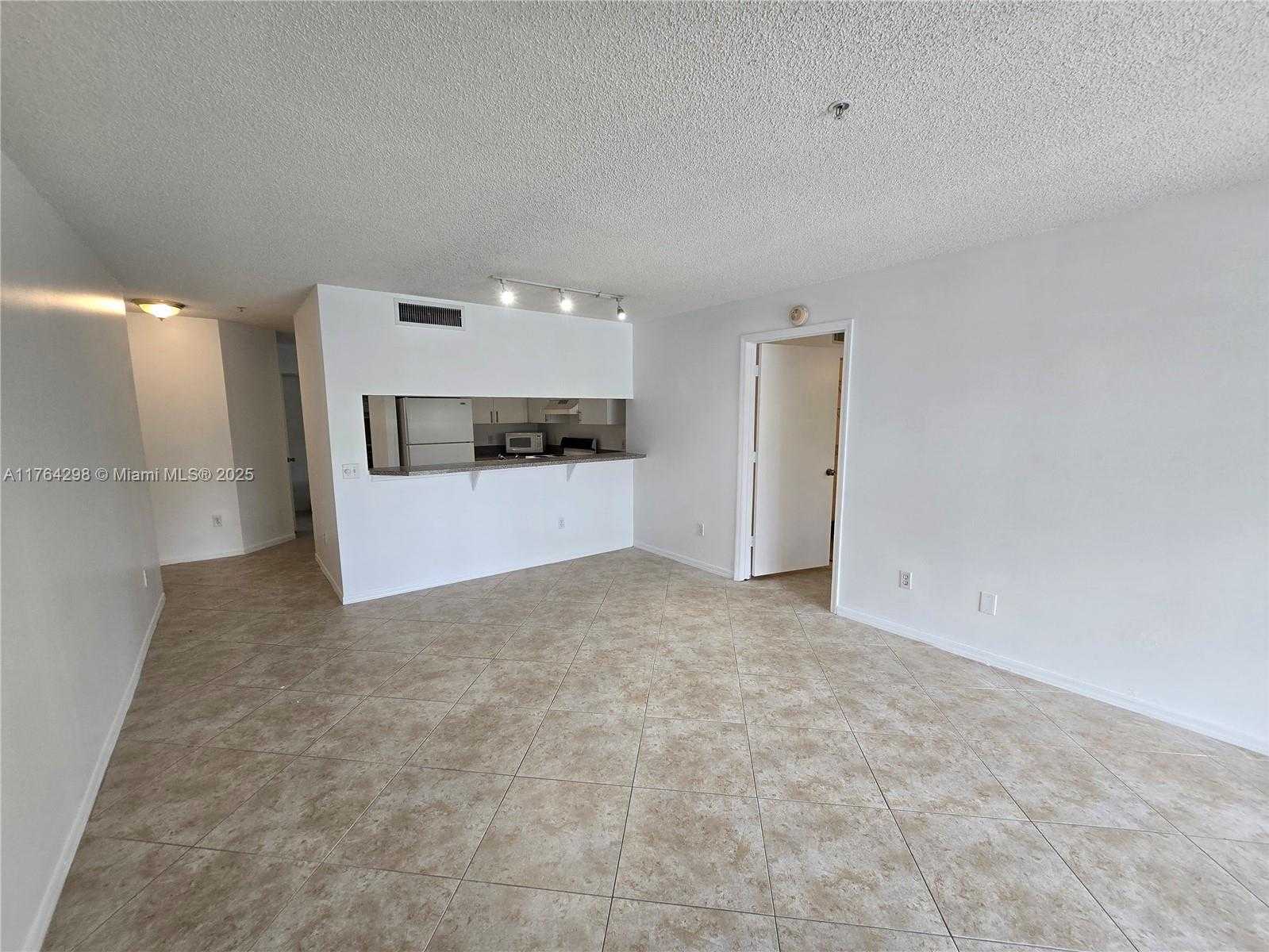Small Image of 410 SOUTH PARK RD #1-302, Hollywood Number 3