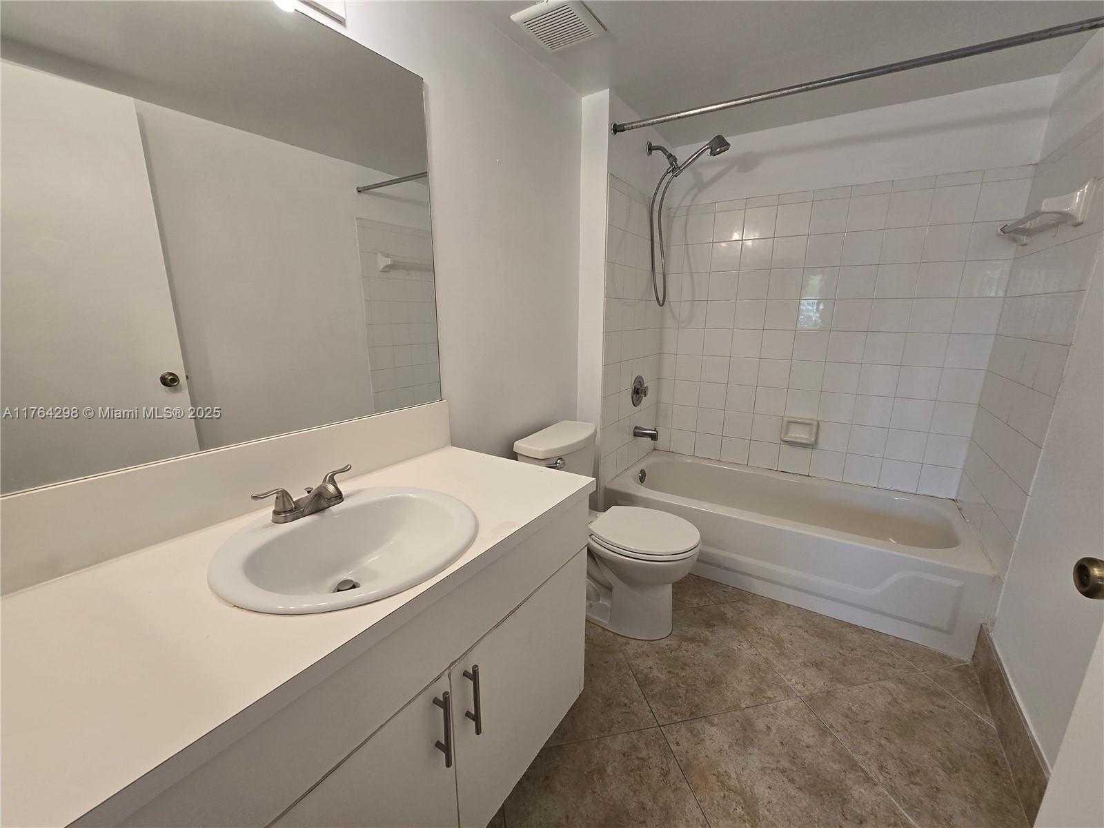 Small Image of 410 SOUTH PARK RD #1-302, Hollywood Number 6