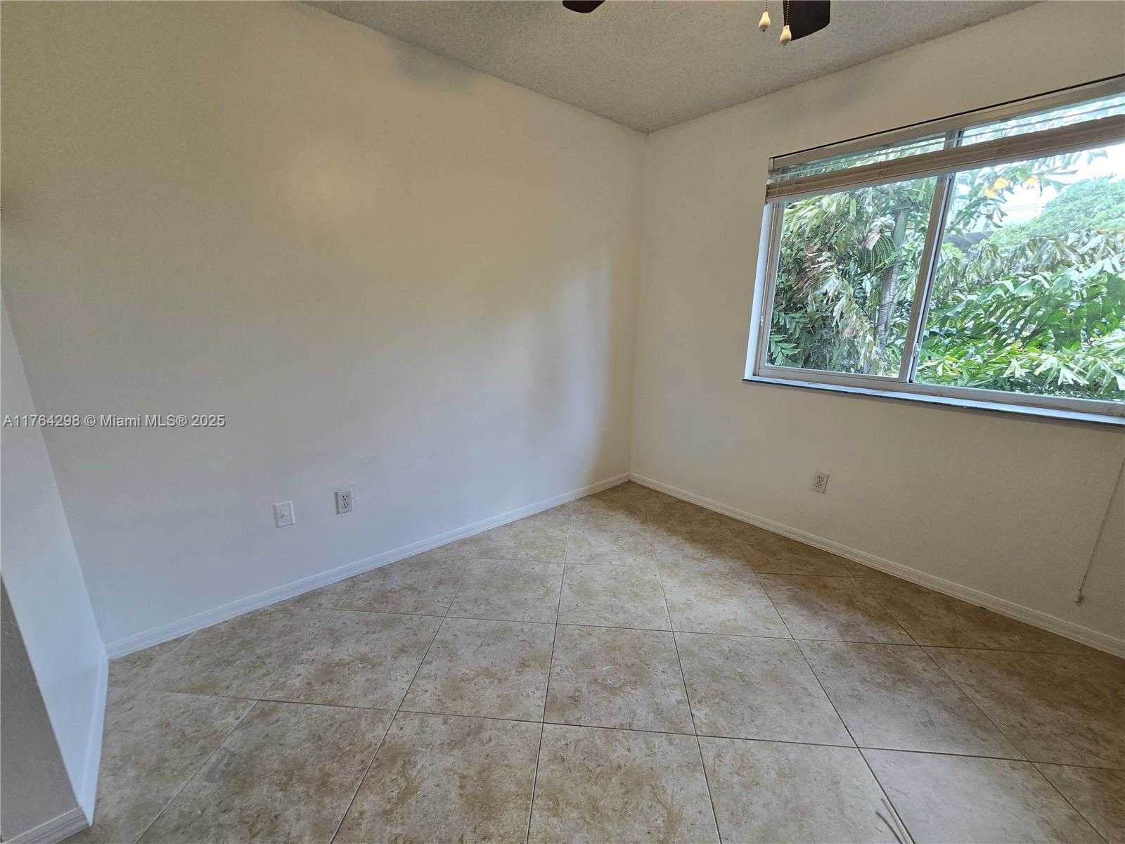 Small Image of 410 SOUTH PARK RD #1-302, Hollywood Number 8