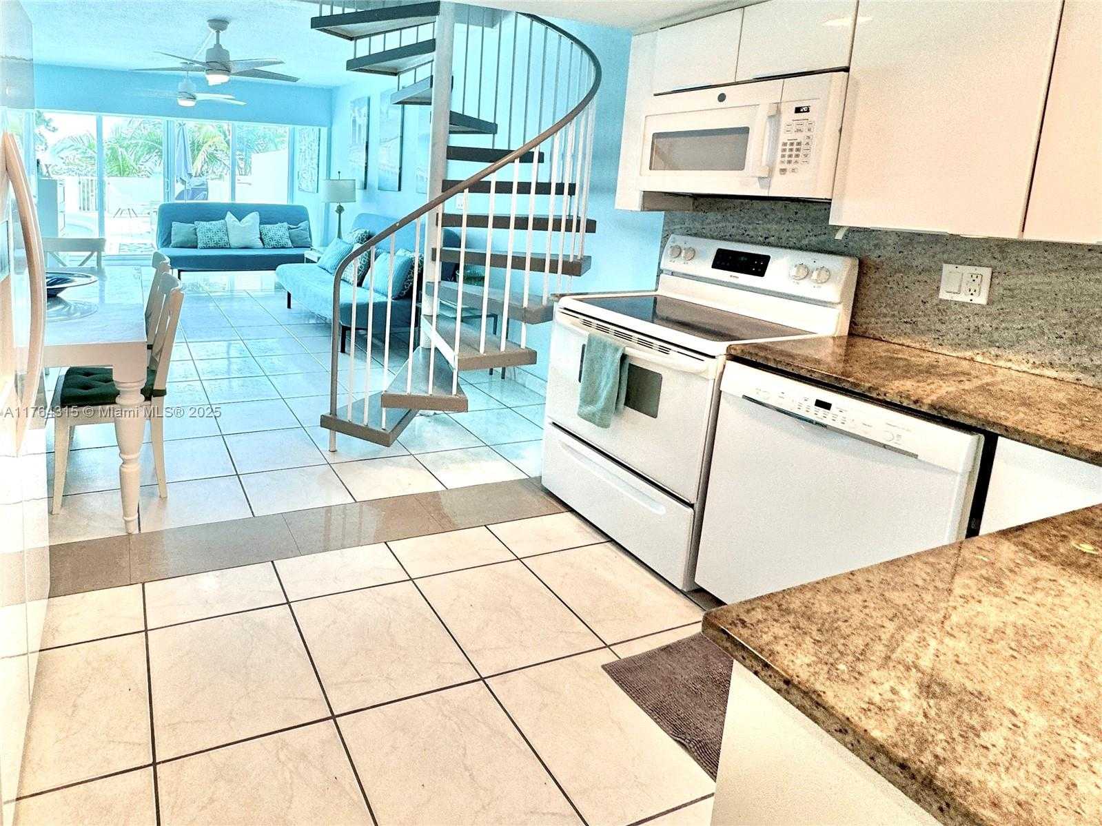 Small Image of 5445 COLLINS AVE #TH-11, Miami Beach Number 2