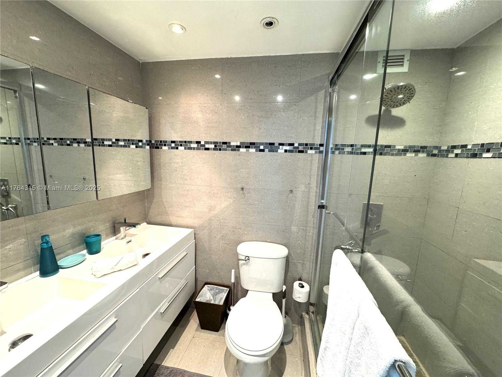 Small Image of 5445 COLLINS AVE #TH-11, Miami Beach Number 21