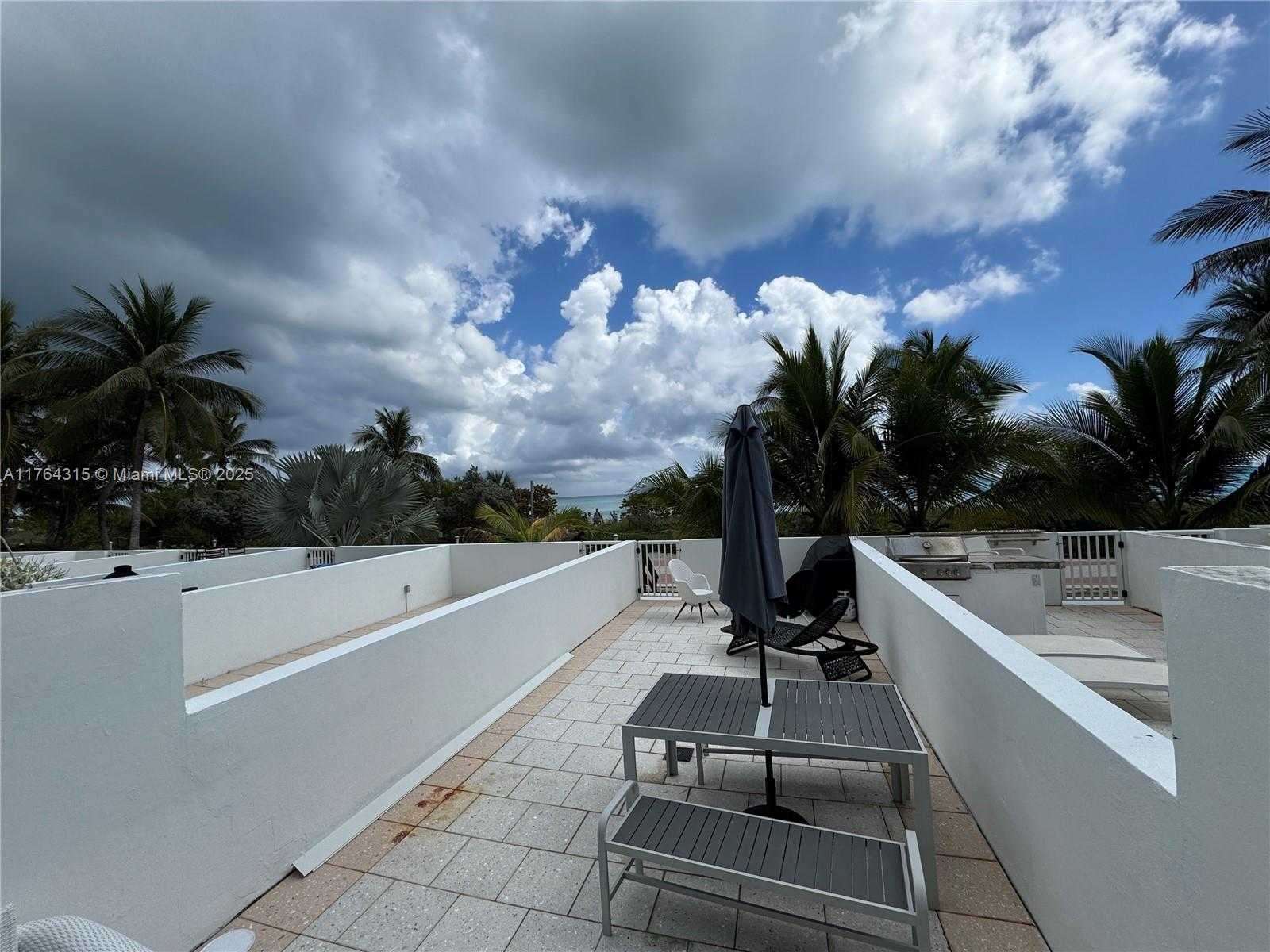 Small Image of 5445 COLLINS AVE #TH-11, Miami Beach Number 7