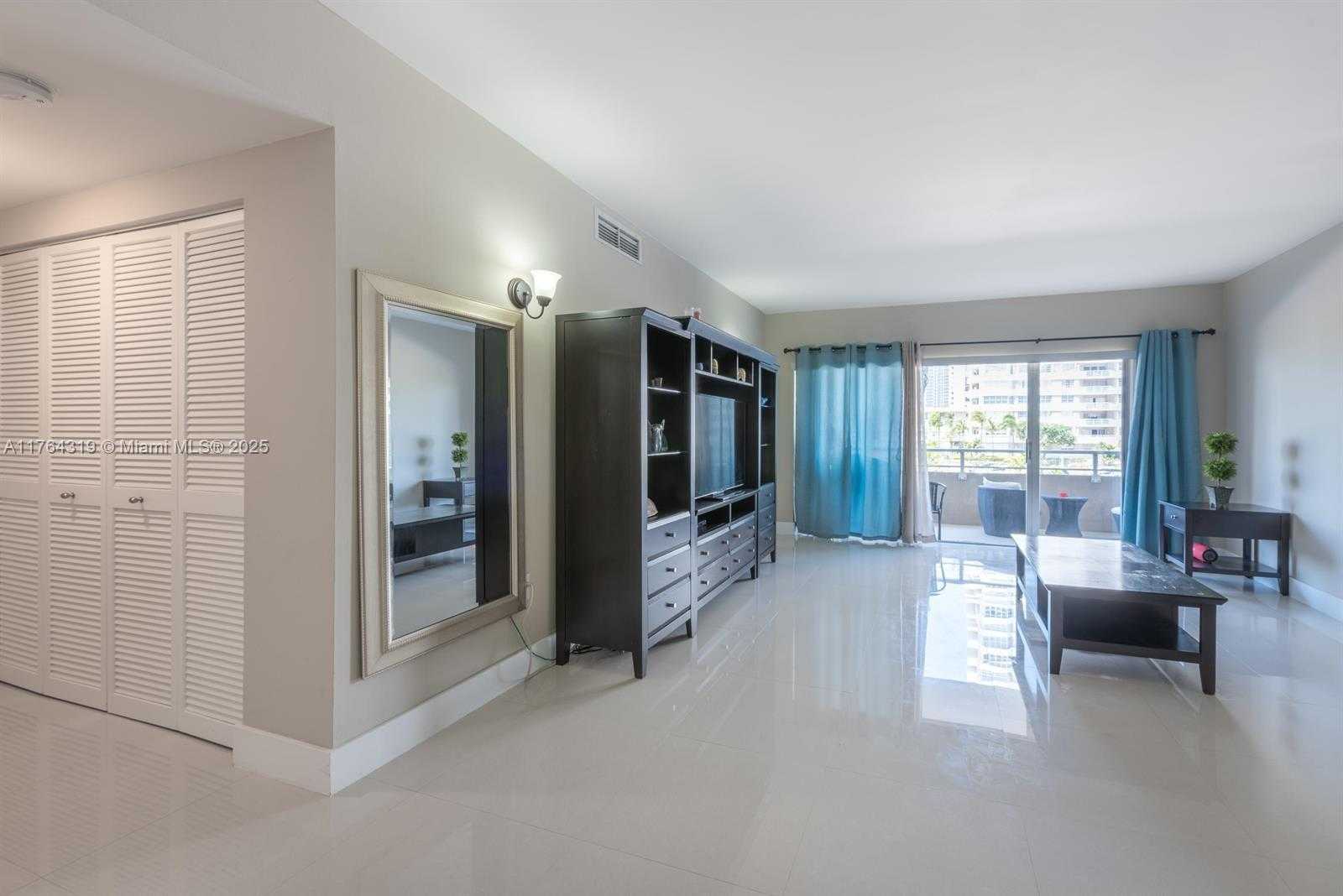 Small Image of 1980 SOUTH OCEAN DR #2H, Hallandale Beach Number 6