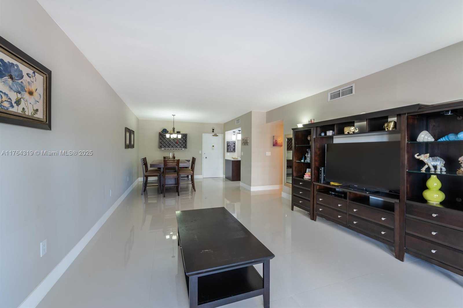 Small Image of 1980 SOUTH OCEAN DR #2H, Hallandale Beach Number 7