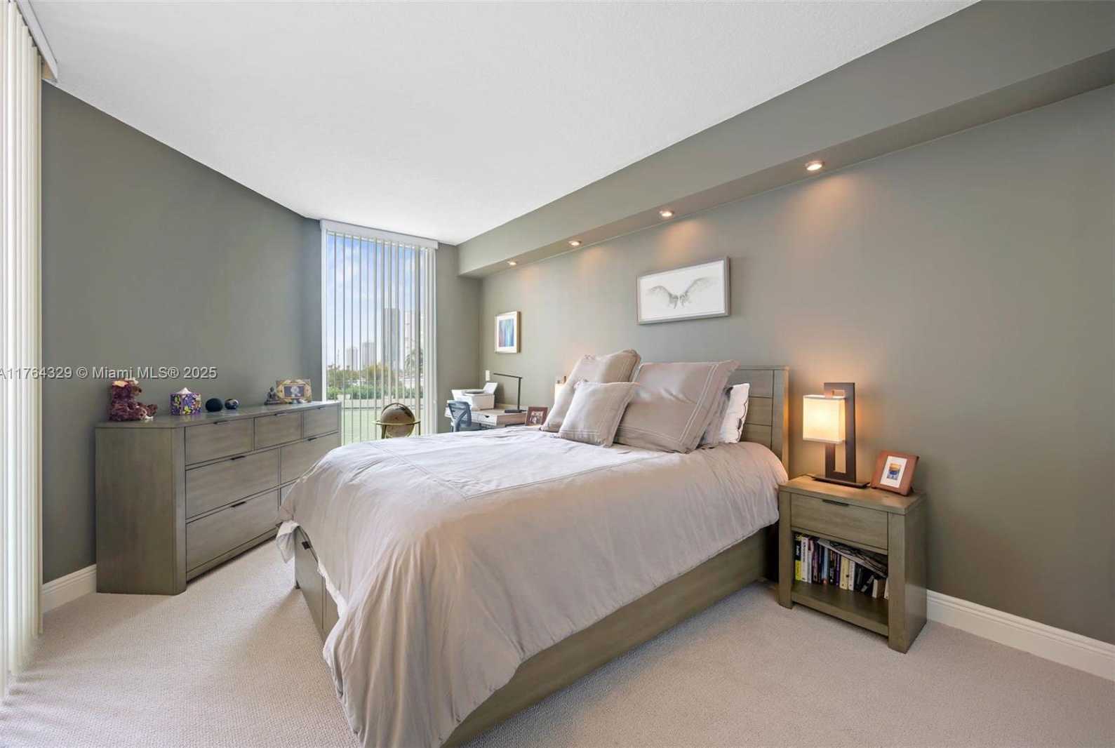 Small Image of 3370 HIDDEN BAY DR #507, Aventura Number 16