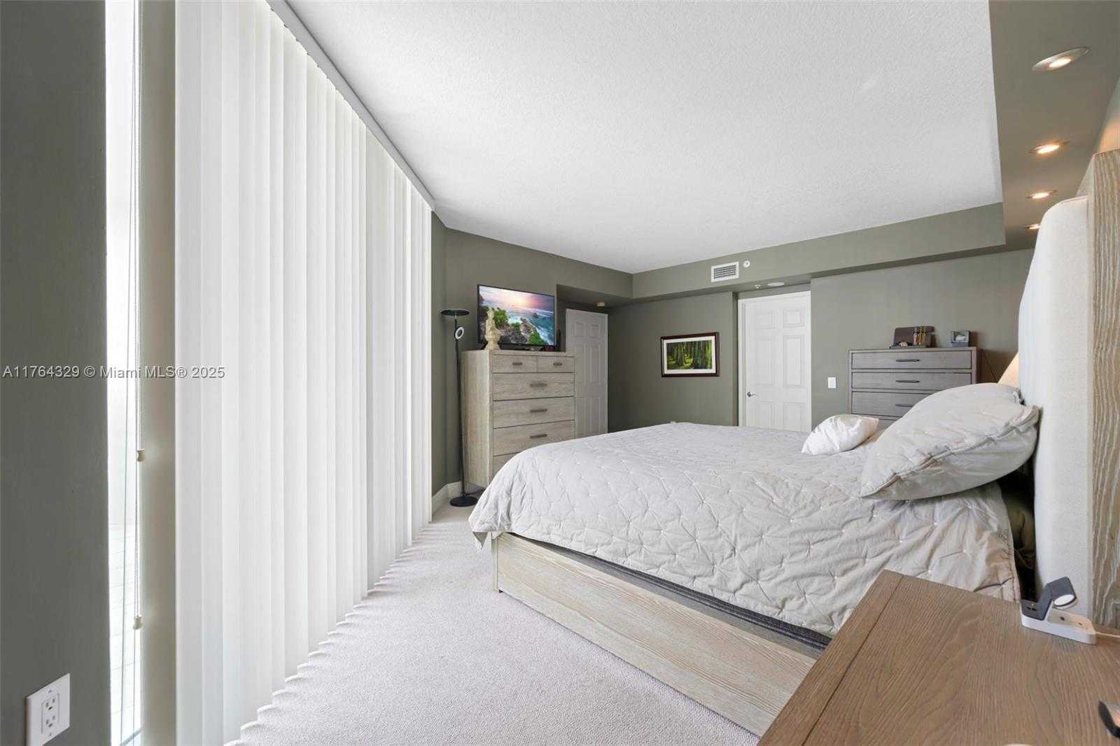 Small Image of 3370 HIDDEN BAY DR #507, Aventura Number 19