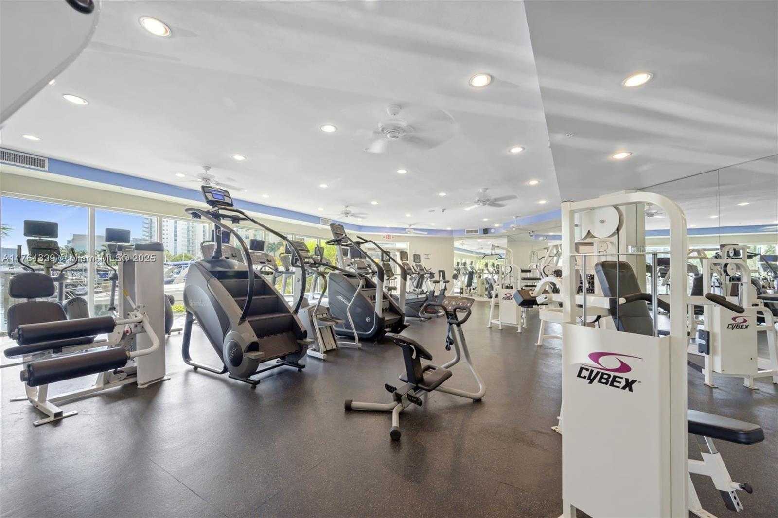 Small Image of 3370 HIDDEN BAY DR #507, Aventura Number 26
