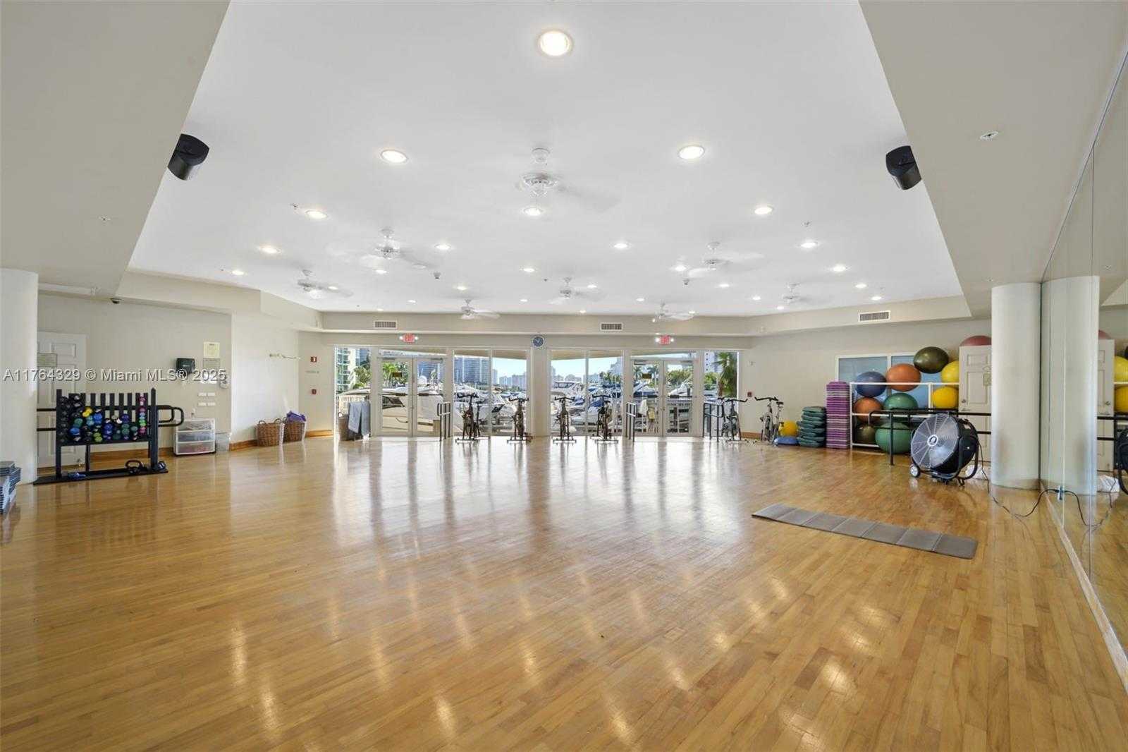 Small Image of 3370 HIDDEN BAY DR #507, Aventura Number 27