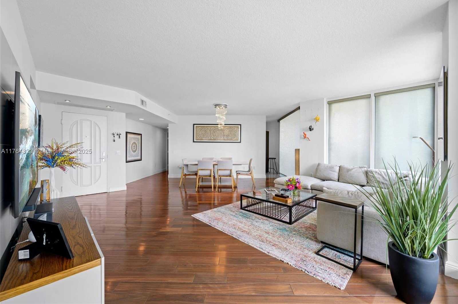 Small Image of 3370 HIDDEN BAY DR #507, Aventura Number 5