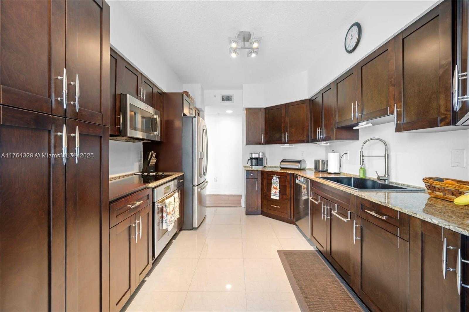 Small Image of 3370 HIDDEN BAY DR #507, Aventura Number 8