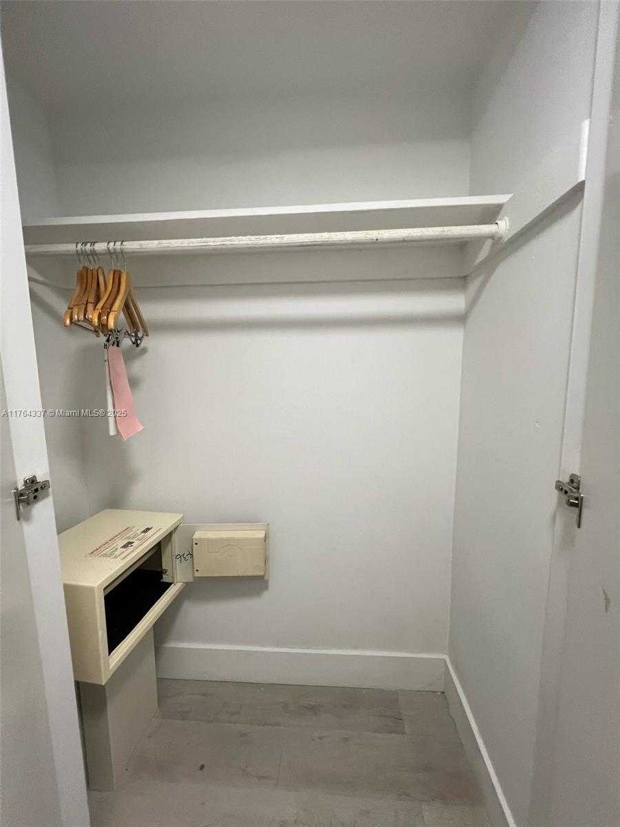 Small Image of 19201 COLLINS AVE #732, Sunny Isles Beach Number 32