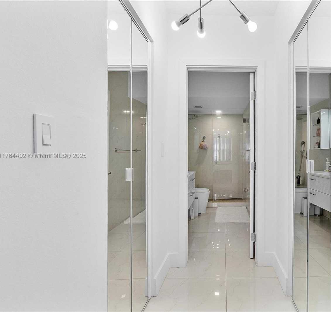 Small Image of 1980 SOUTH OCEAN DR #19G, Hallandale Beach Number 16