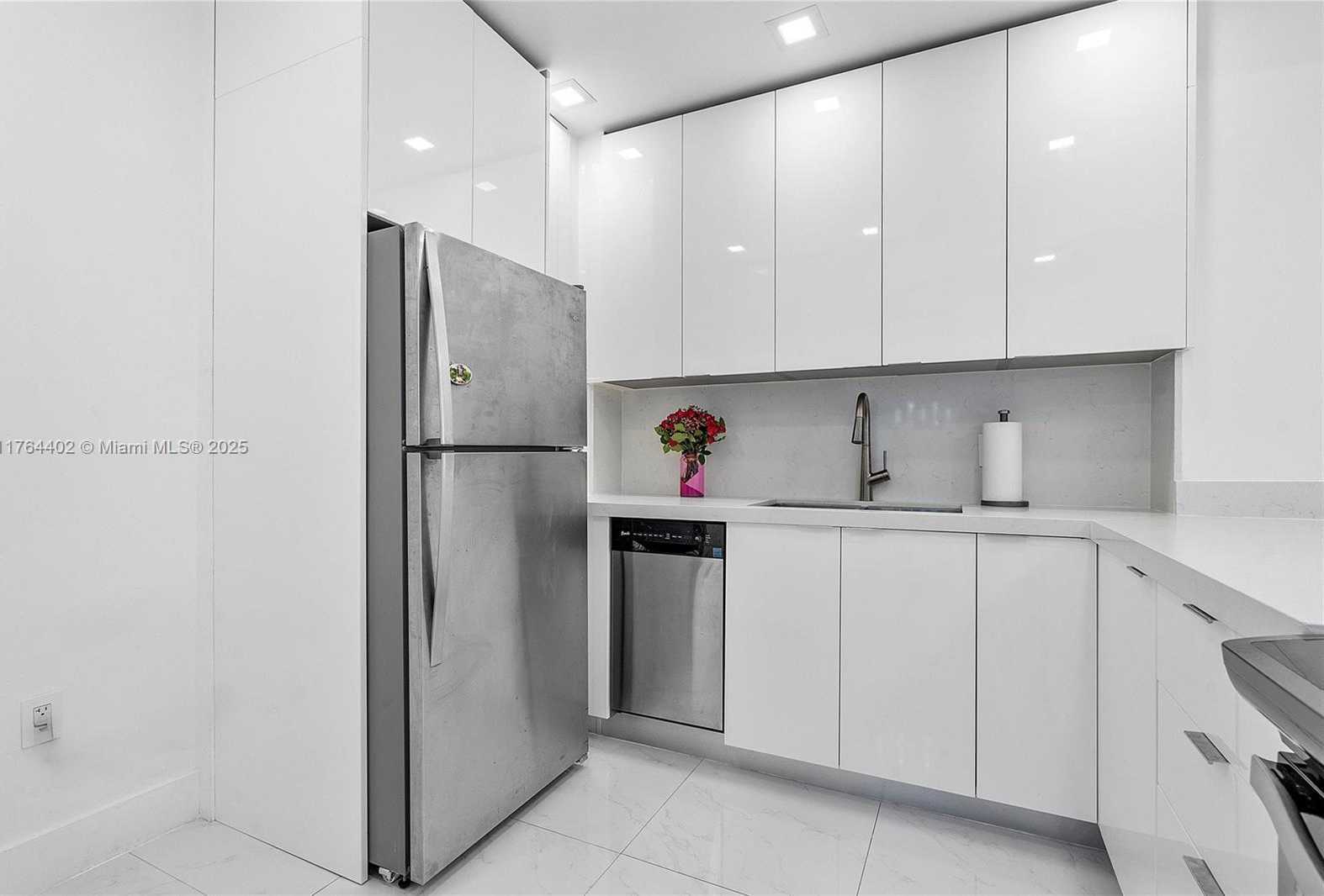 Small Image of 1980 SOUTH OCEAN DR #19G, Hallandale Beach Number 36