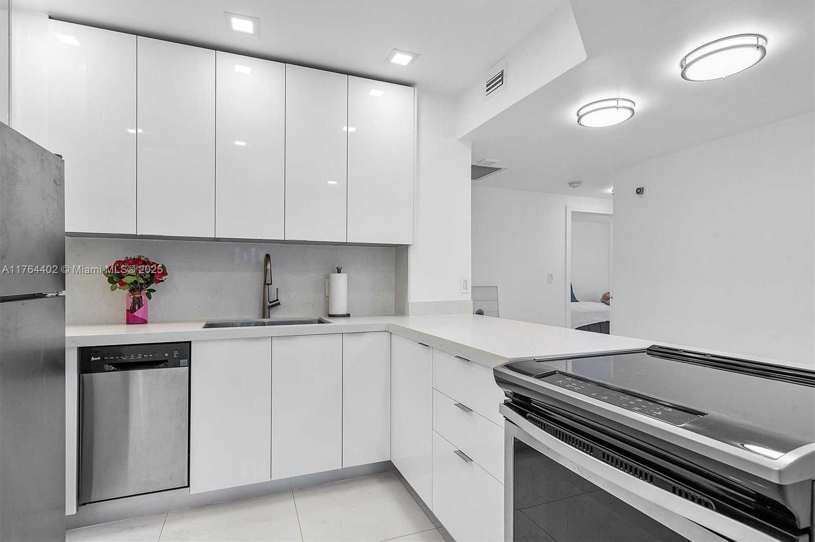 Small Image of 1980 SOUTH OCEAN DR #19G, Hallandale Beach Number 37