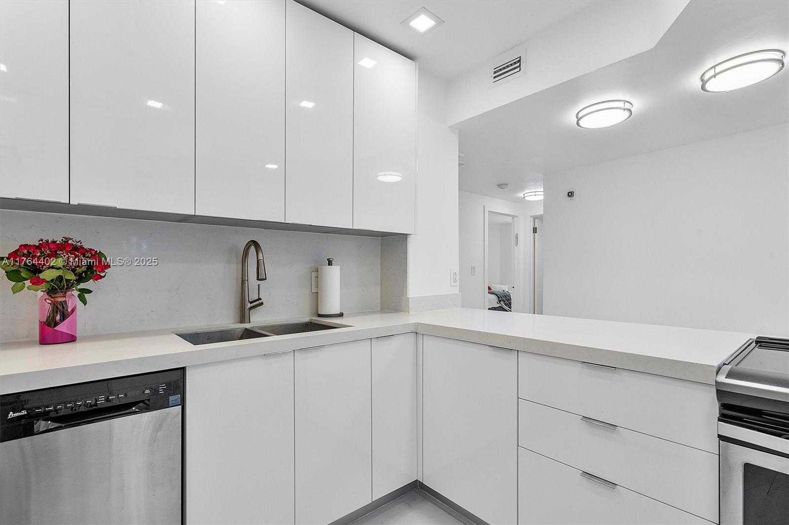 Small Image of 1980 SOUTH OCEAN DR #19G, Hallandale Beach Number 39