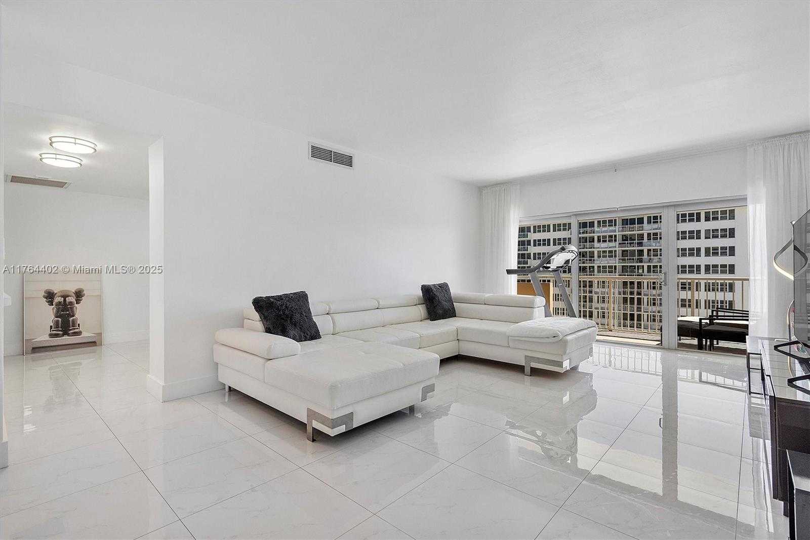 Small Image of 1980 SOUTH OCEAN DR #19G, Hallandale Beach Number 43