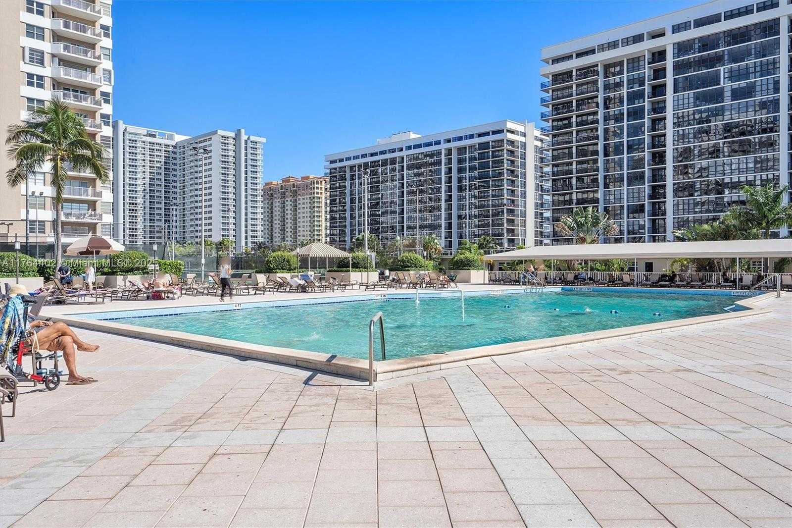 Small Image of 1980 SOUTH OCEAN DR #19G, Hallandale Beach Number 44