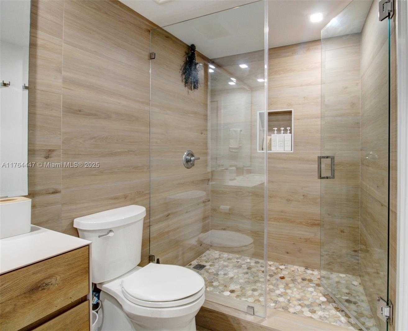 Small Image of 1750 NORTH BAYSHORE DR #4414, Miami Number 10