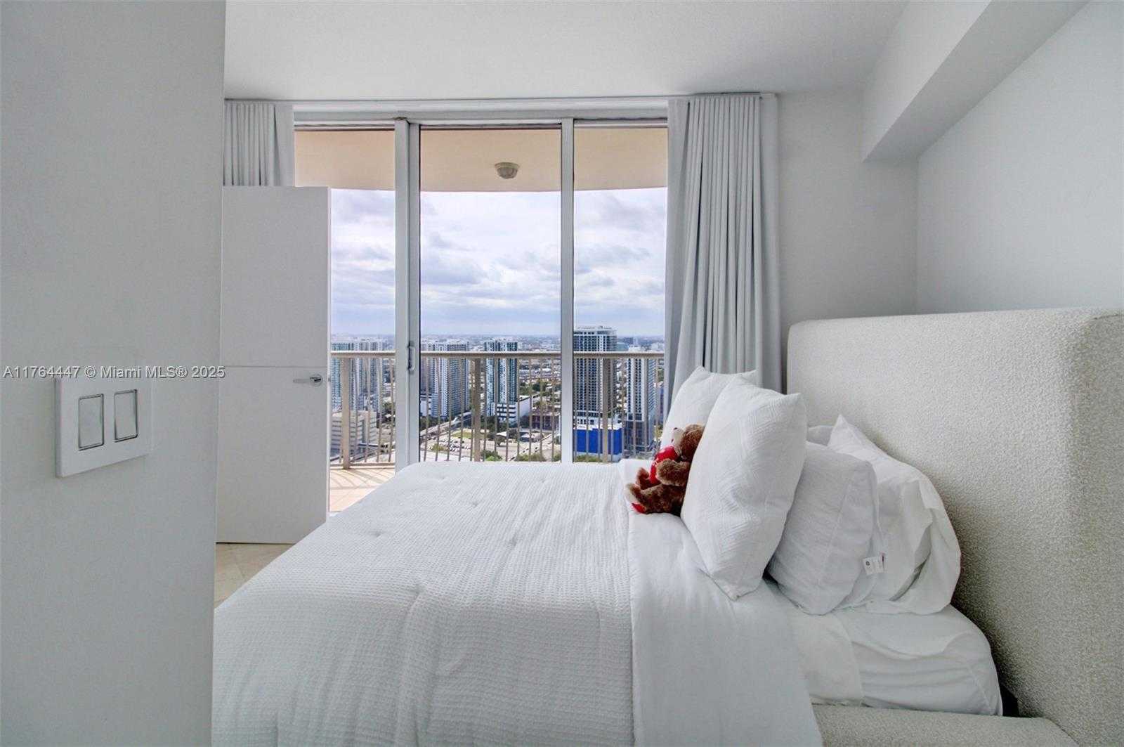 Small Image of 1750 NORTH BAYSHORE DR #4414, Miami Number 15