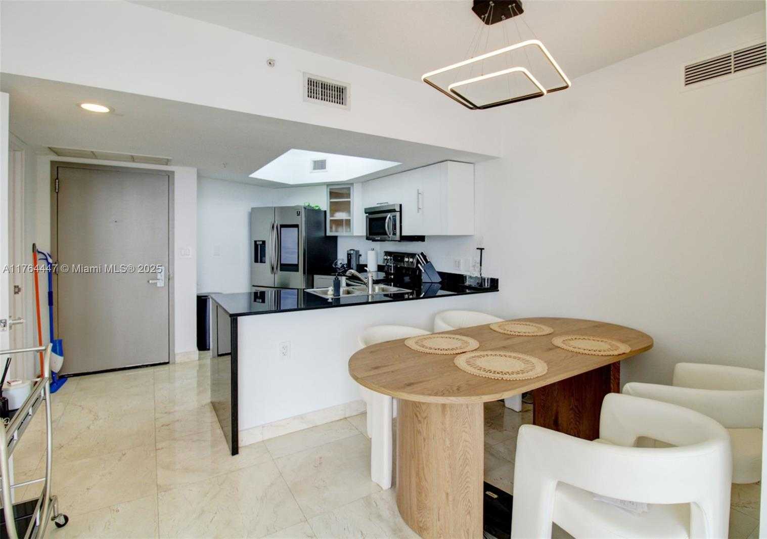 Small Image of 1750 NORTH BAYSHORE DR #4414, Miami Number 5