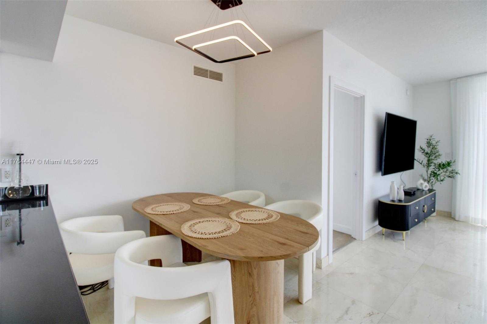 Small Image of 1750 NORTH BAYSHORE DR #4414, Miami Number 6