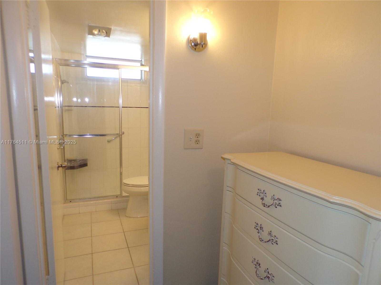 Small Image of 3020 MARCOS DR #S307, Aventura Number 37
