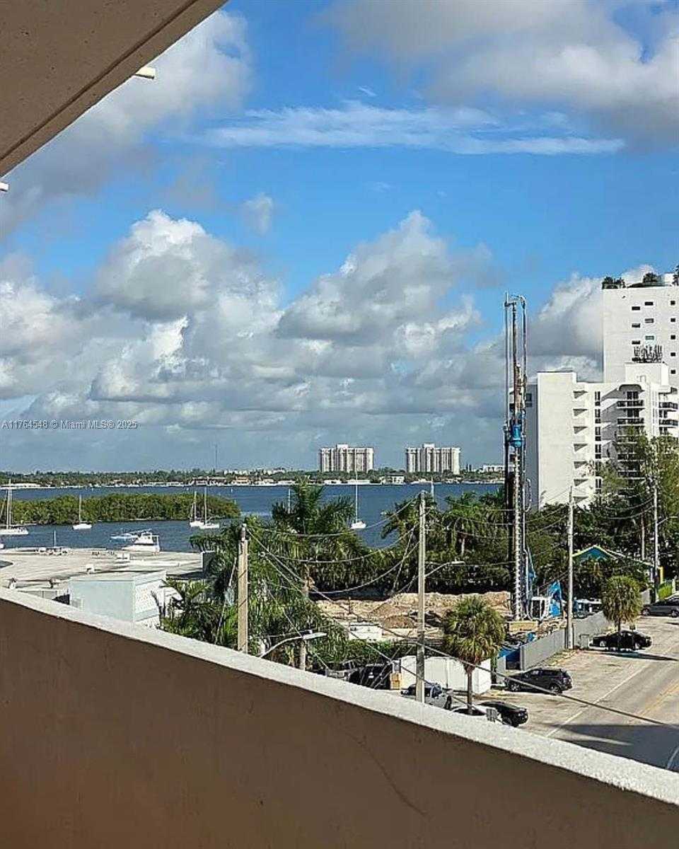 Small Image of 7904 WEST DR #512, North Bay Village Number 12