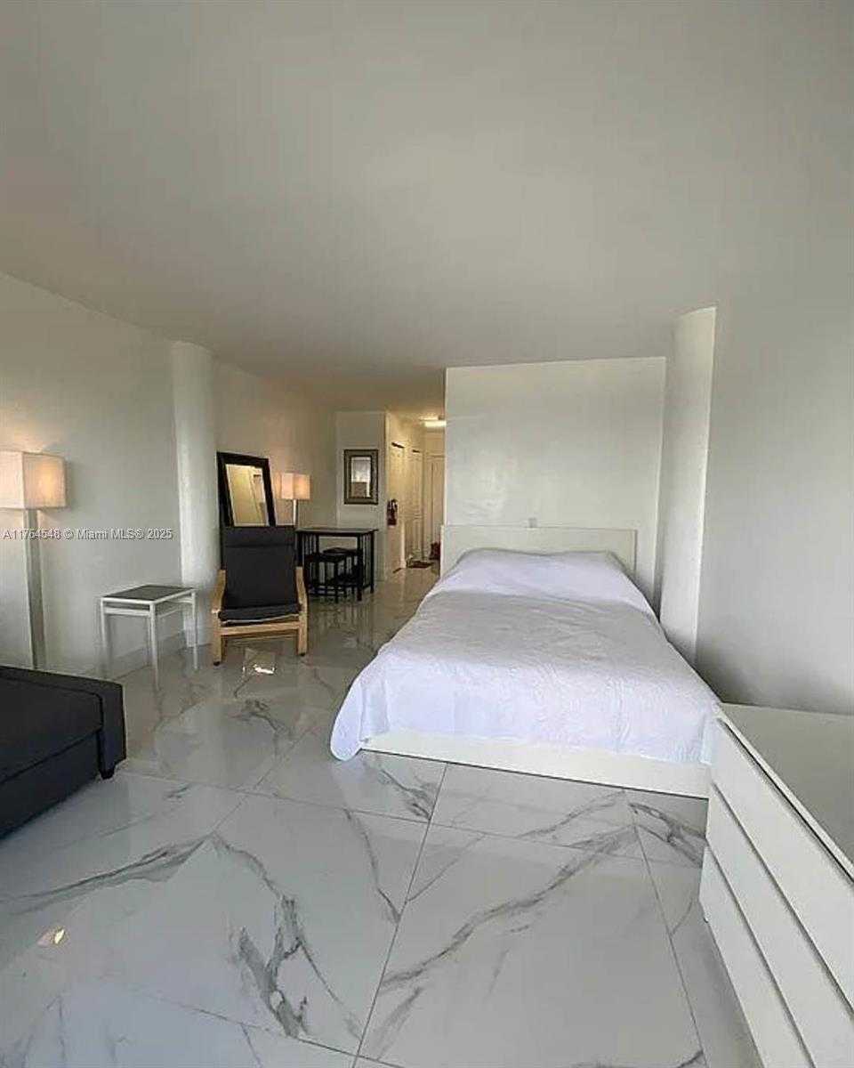 Small Image of 7904 WEST DR #512, North Bay Village Number 6