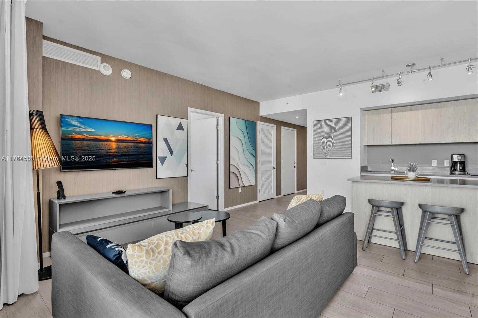 Small Image of 4010 SOUTH OCEAN DR #R3106, Hollywood Number 12