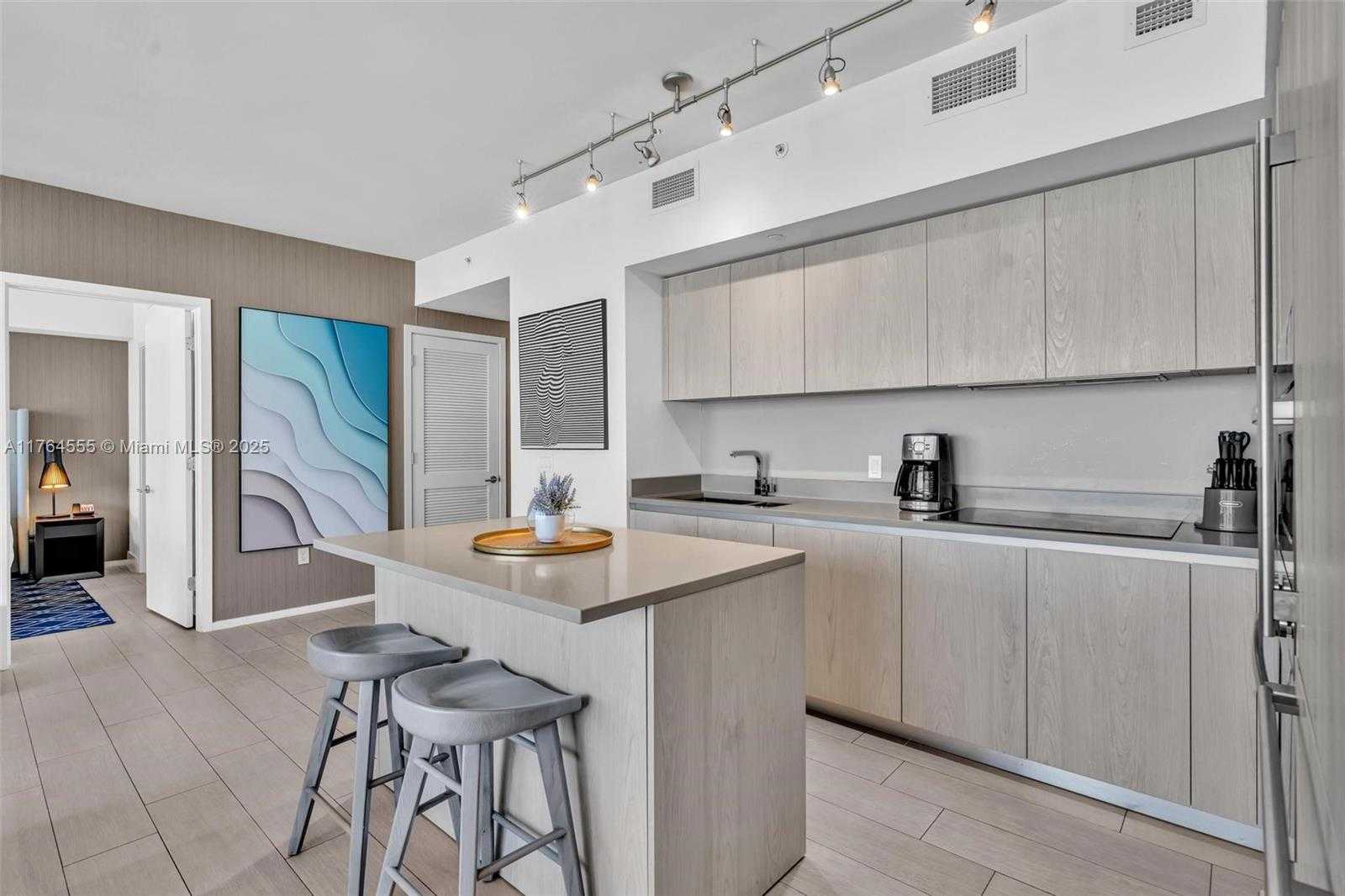 Small Image of 4010 SOUTH OCEAN DR #R3106, Hollywood Number 6