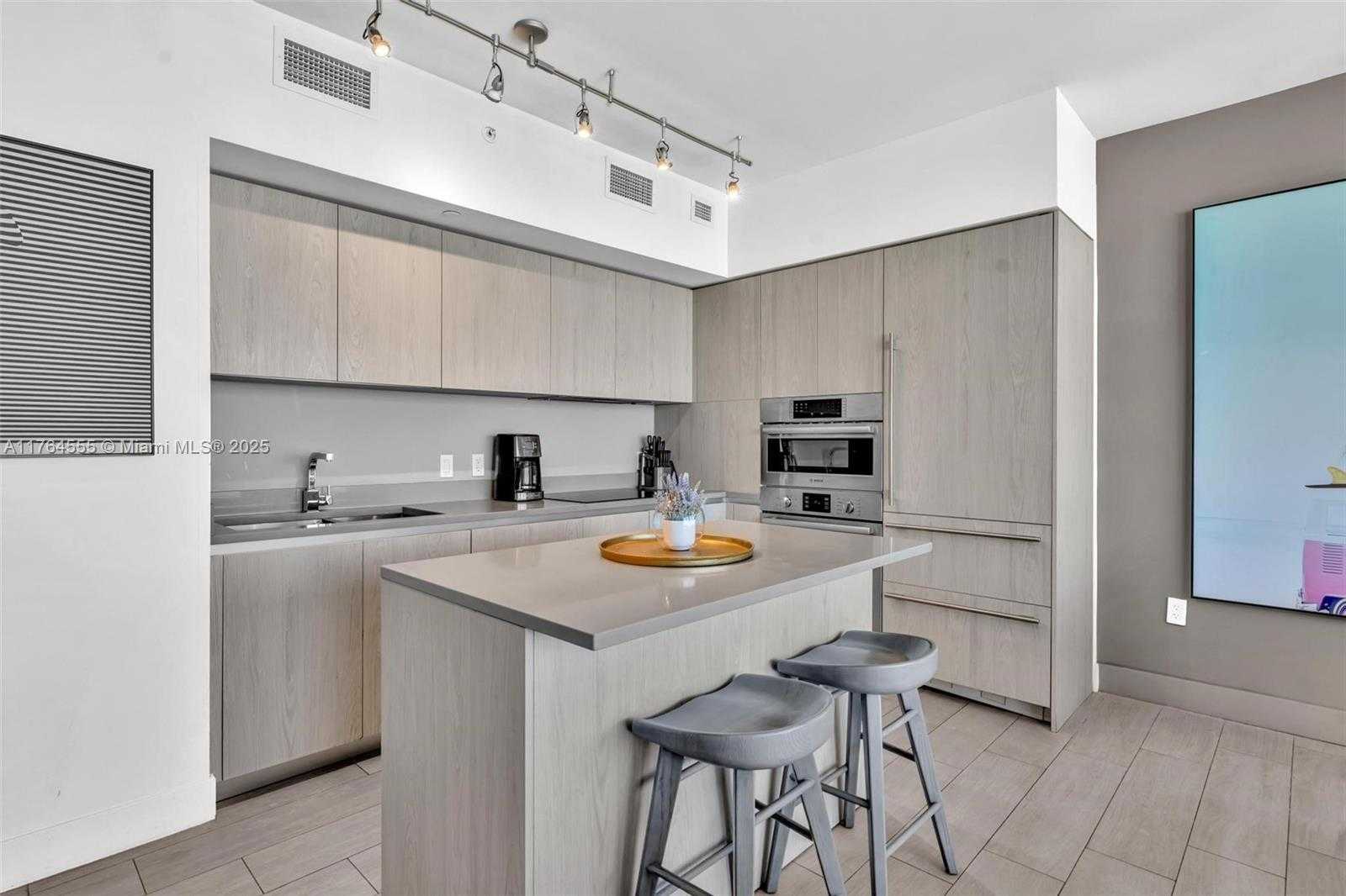 Small Image of 4010 SOUTH OCEAN DR #R3106, Hollywood Number 7
