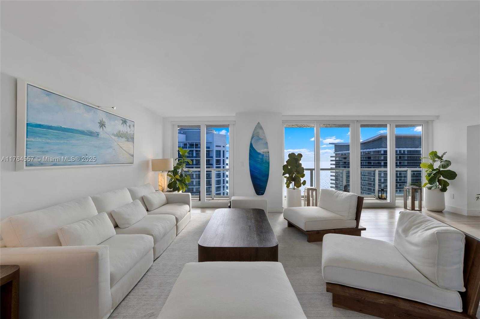 Small Image of 5900 COLLINS AV #2205/06, Miami Beach Number 13