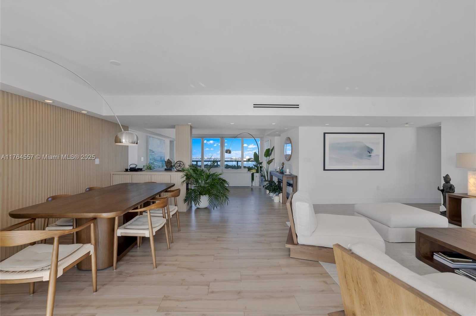 Small Image of 5900 COLLINS AV #2205/06, Miami Beach Number 17