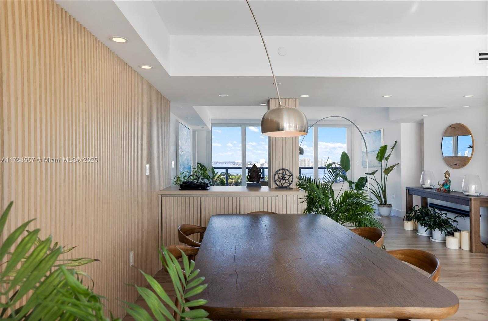 Small Image of 5900 COLLINS AV #2205/06, Miami Beach Number 19