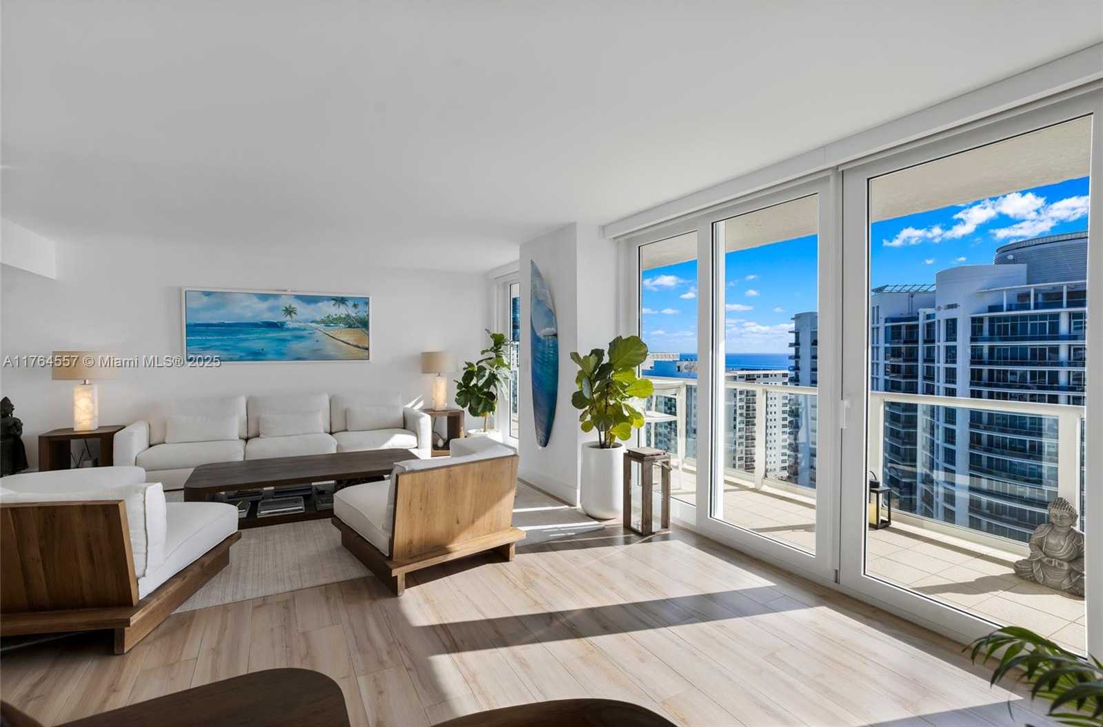 Small Image of 5900 COLLINS AV #2205/06, Miami Beach Number 20