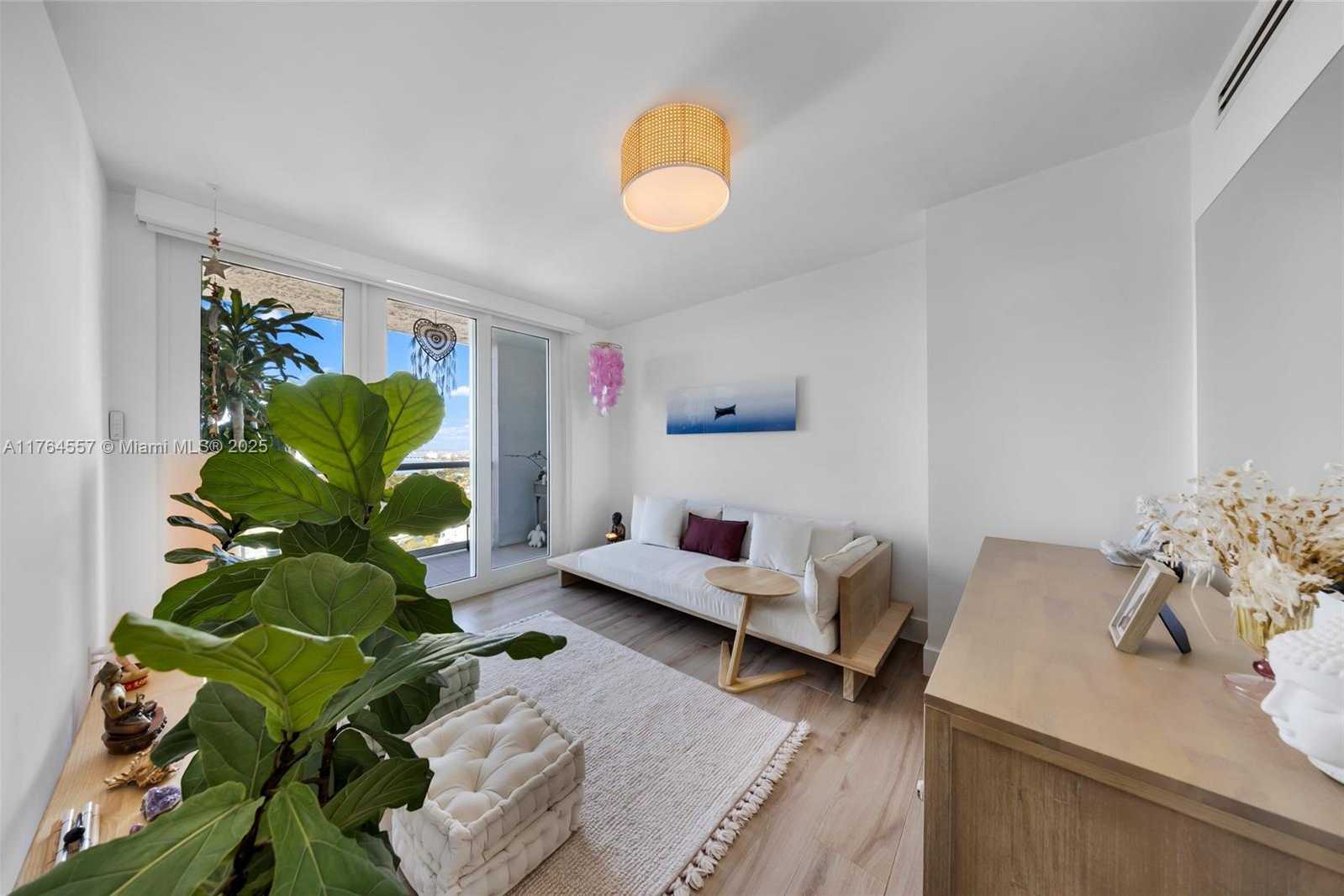 Small Image of 5900 COLLINS AV #2205/06, Miami Beach Number 42
