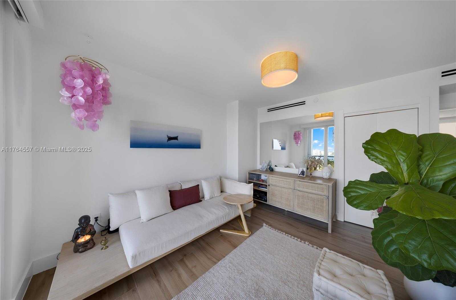 Small Image of 5900 COLLINS AV #2205/06, Miami Beach Number 44