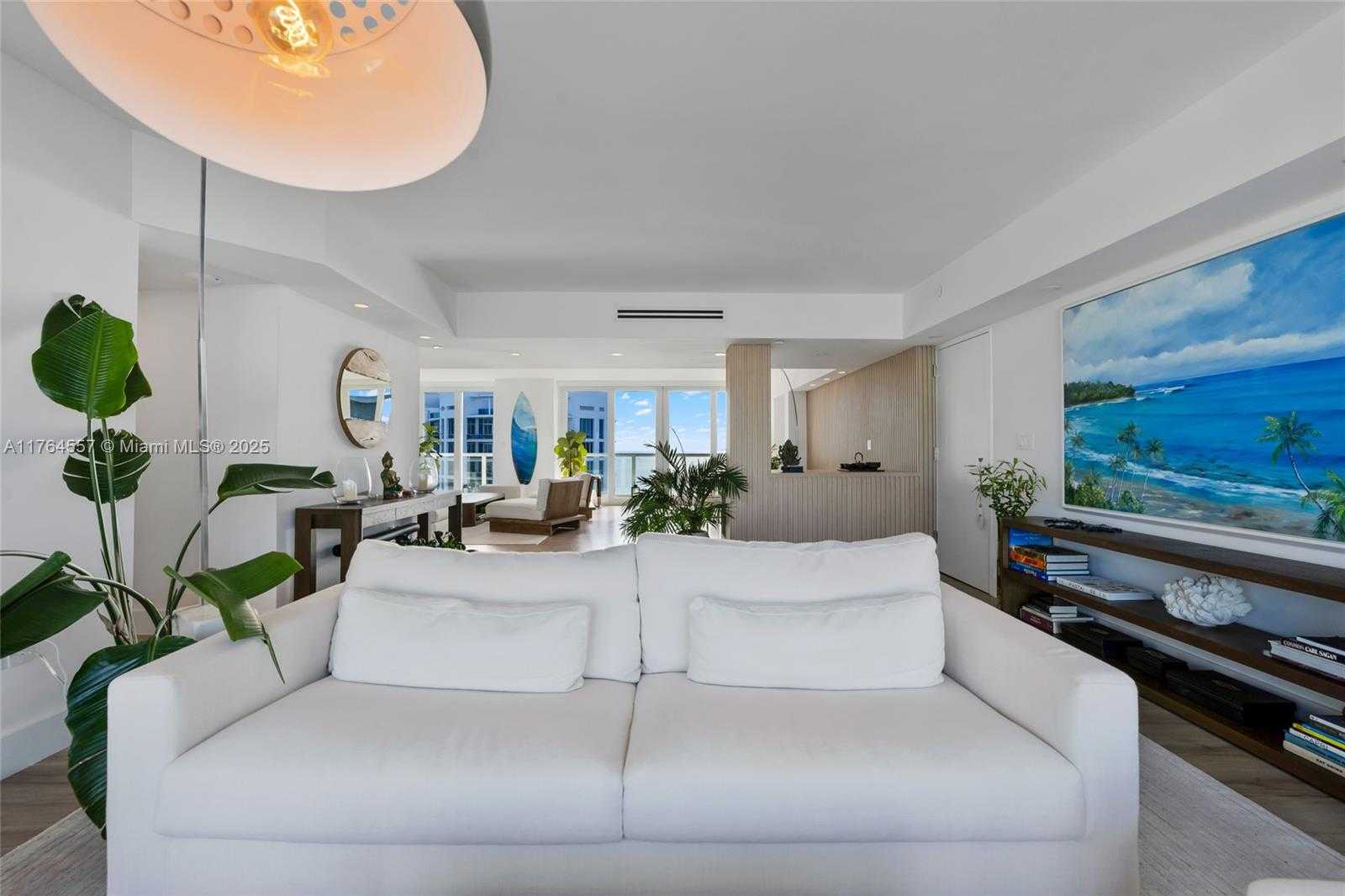 Small Image of 5900 COLLINS AV #2205/06, Miami Beach Number 6