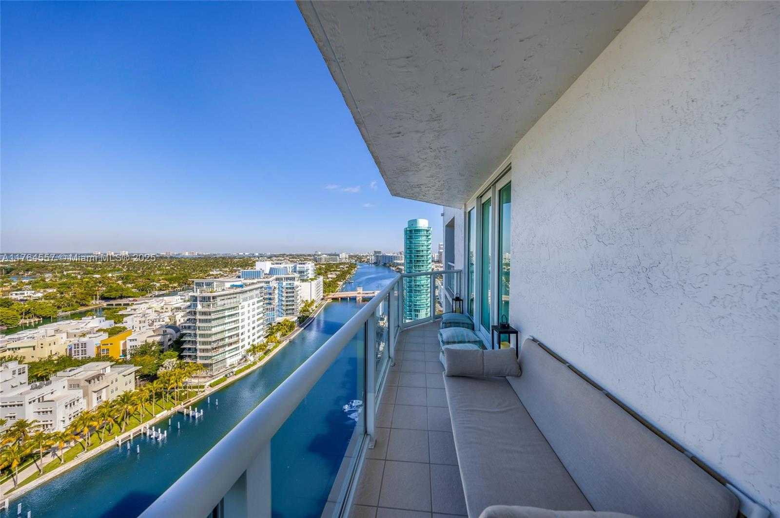 Small Image of 5900 COLLINS AV #2205/06, Miami Beach Number 67